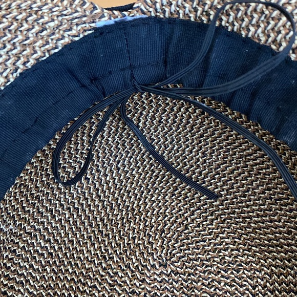 Adjustable Summer Hat - Picture 6 of 7